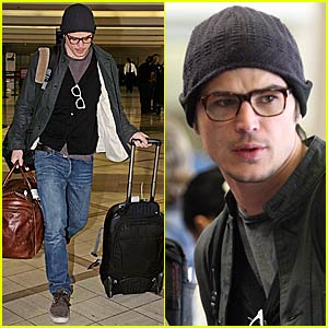 au American Apparel à côté de Josh Harnett