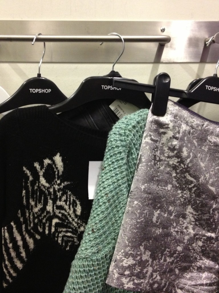 mint green, argent et noir chez TOPSHOP