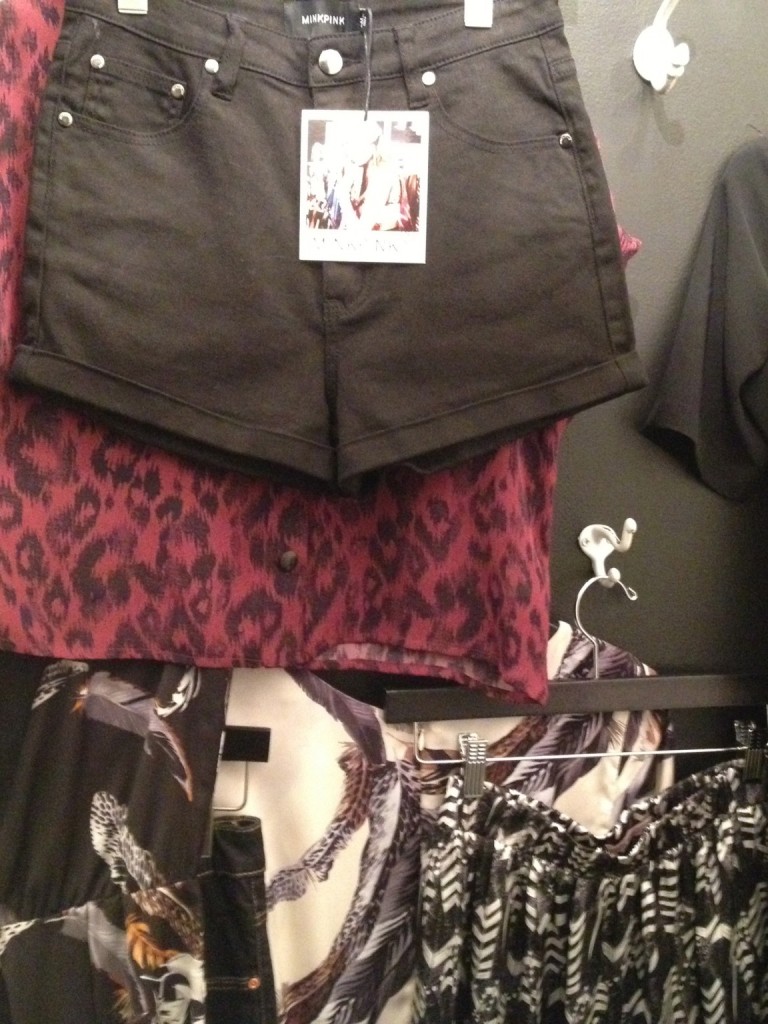 Ève Gravel, Valérie Dumaine et Grob chez Unicorn.