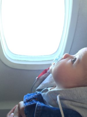 BB Jetlag : des vêtements pour bébés en avion.