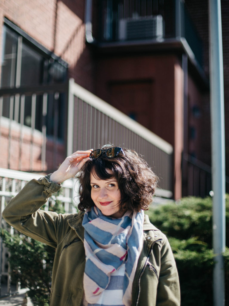 Essayage de solaires chez Opto-Réseau.